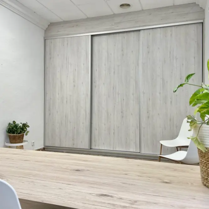Mesa de trabajo en Coworking Petrer